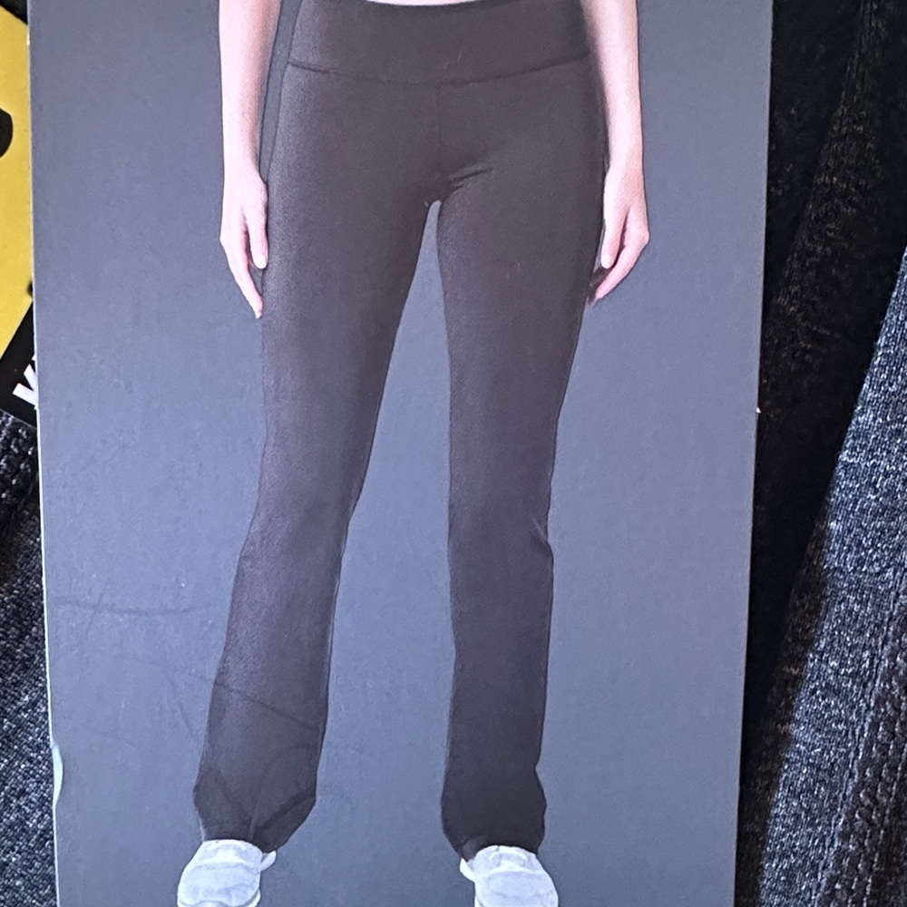 Kirkland Performance Leggings size small. Nwt